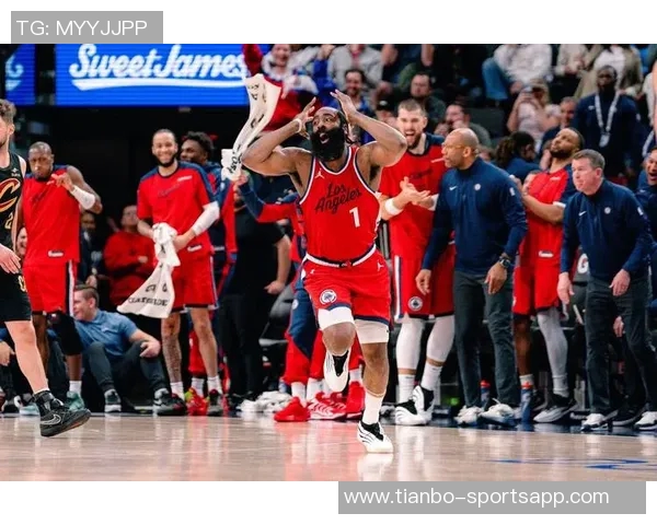 快船战胜对手跃升西部第十一名紧追开拓者附加赛希望在望